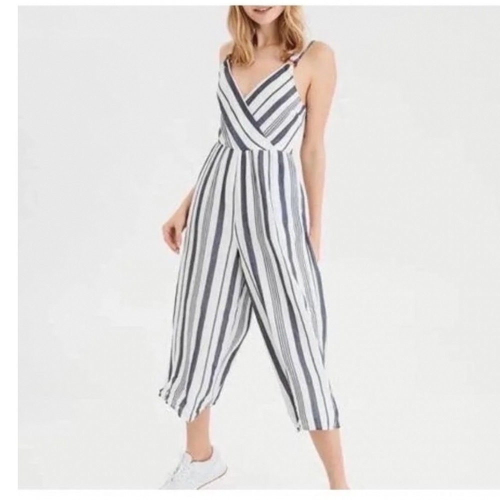 American Eagle Blue White Striped Wide Leg Jumpsuit Medium Smocked Back‎ Coastal